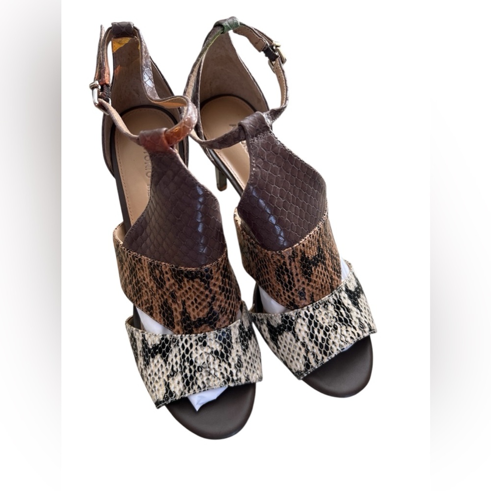 NWOB~Antonio Melani Sandals
Size 9M Brown Pumps Leather
Snakeskin w/ ankle strap